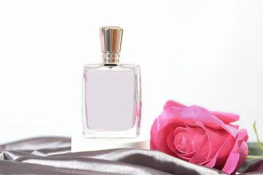 Dame Perfumery Cassis Rose Sandalwood